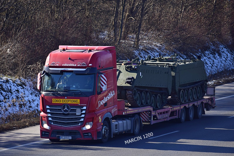_DSC1631 DEDUSHKA-crop-ACTROS MPIV.JPG