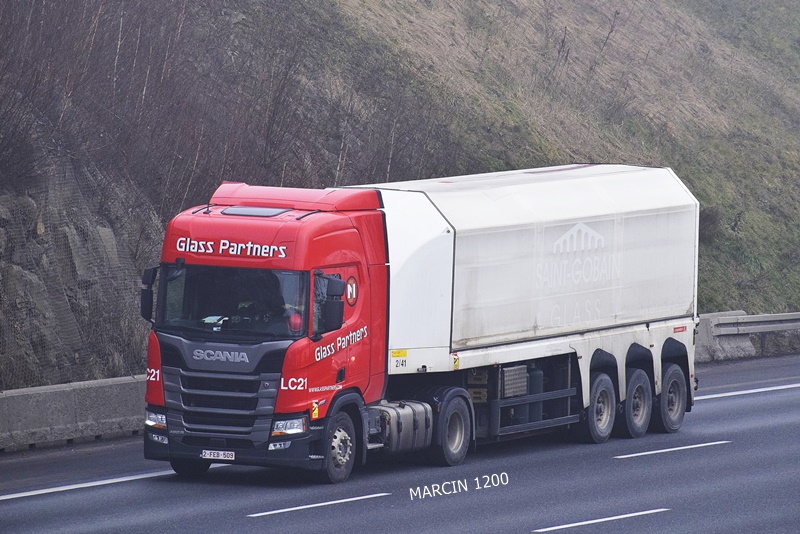 _DSC1060 GLASS PARTNERS-crop-SCANIA R450 NG.JPG