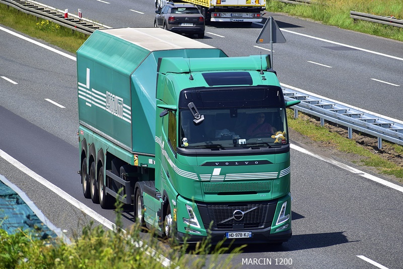 _DSC6834 Lannutti-crop-VOLVO FH AERO.JPG