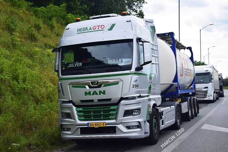 _DSC7193 HEBRA GTO-crop-MAN TGX II.JPG
