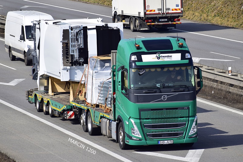 _DSC2419 SCHWANDNER-crop-VOLVO FH V.JPG