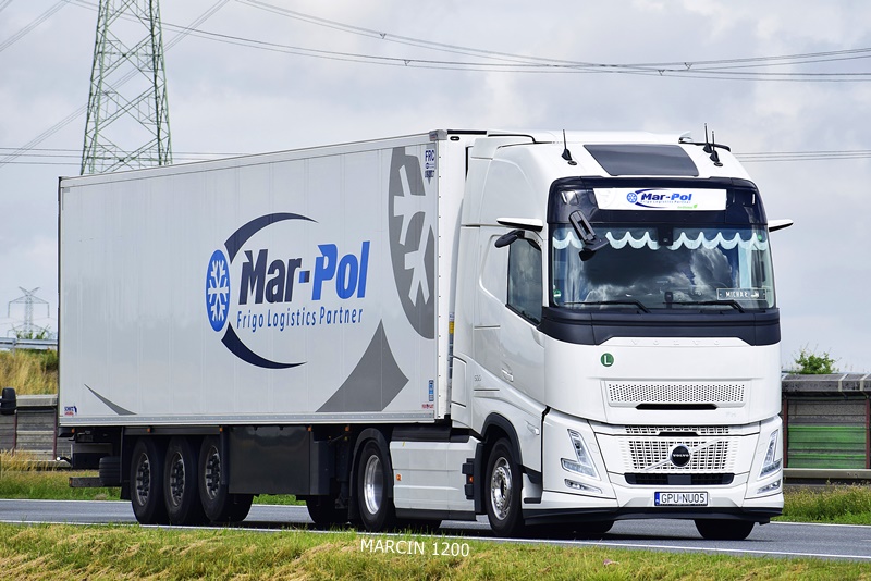 _DSC7455 MAR-POL-crop-VOLVO FH AERO.JPG