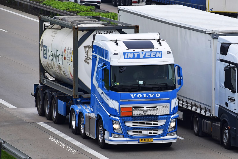 _DSC4175 INTVEEN-crop-VOLVO FHIV.JPG