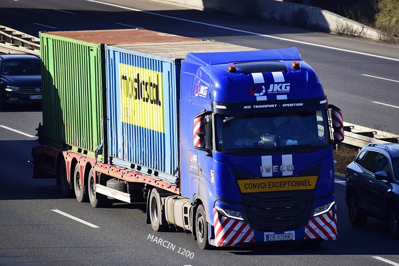 _DSC1178 JKG-crop-IVECO S-WAY.JPG