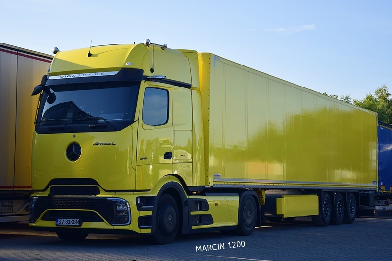 _DSC6960 ProCabin-crop-ActrosL-Cornetrans.JPG