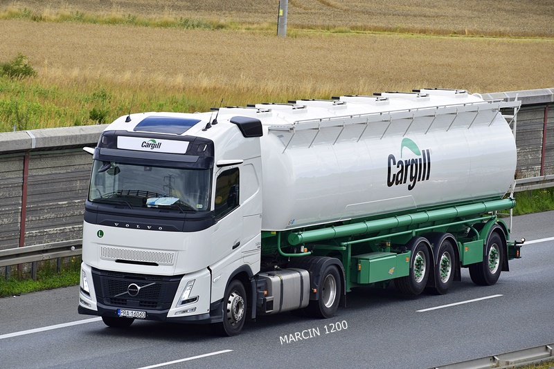 _DSC7690 CARGILL-crop-VOLVO FH AERO.JPG