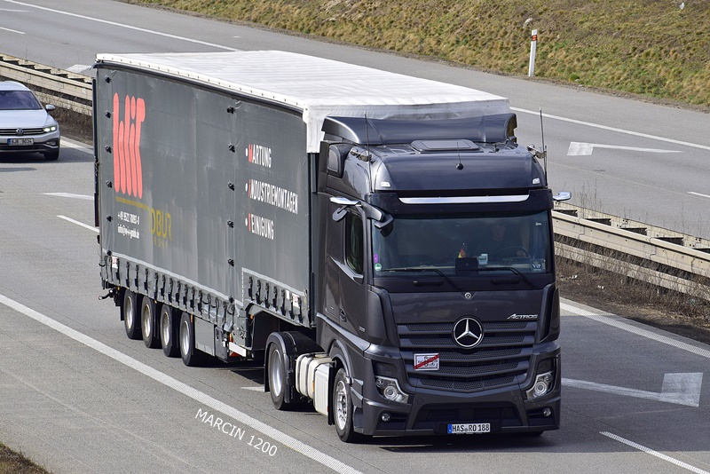 _DSC2849 WIR-crop-ACTROS MPV.JPG