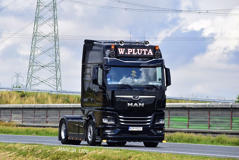 _DSC7472 W.PLUTA-crop-MAN TGX II.JPG