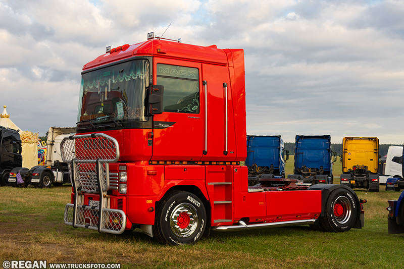 Renault Magnum Zibi.jpg