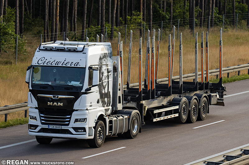 MAN TGX II - Ciećwiera.jpg