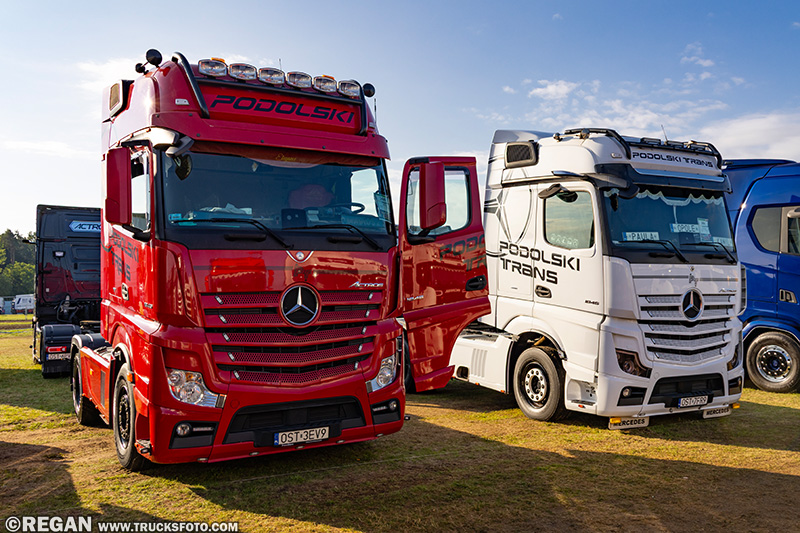 Mercedes-Benz Actros MP4 - Podolski.jpg
