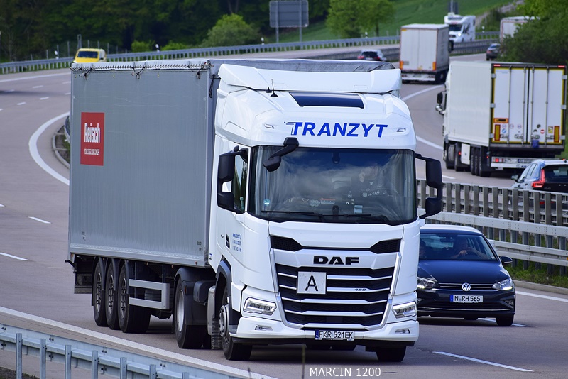 _DSC2760 TRANZYT-crop-DAF XG.JPG