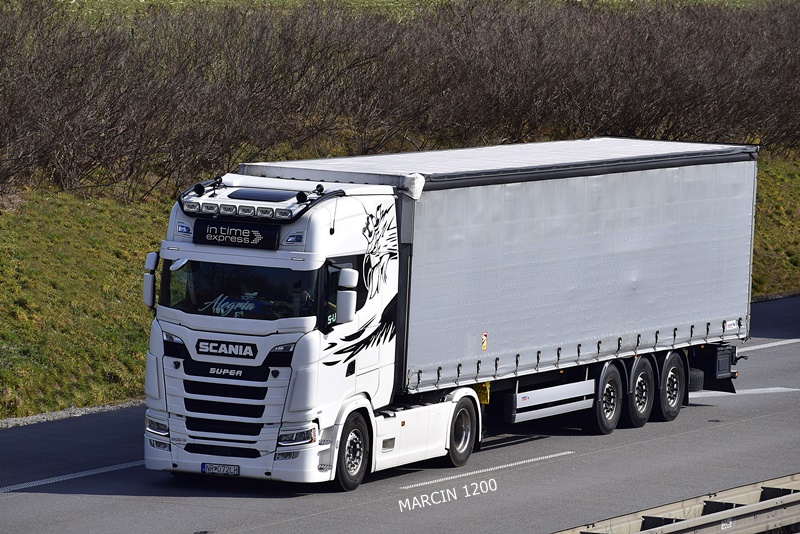 _DSC2408 IN TIME EXPRESS-crop-SCANIA S500.JPG