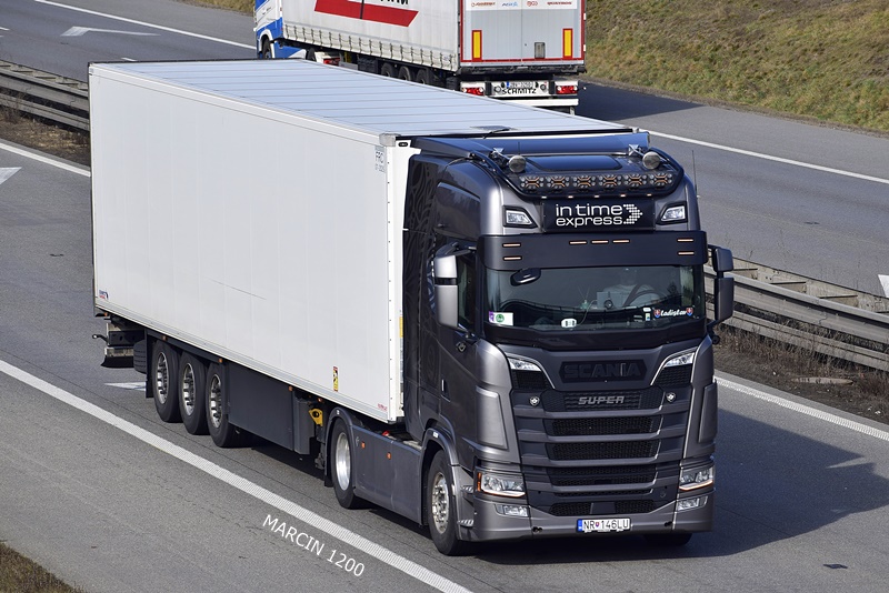 _DSC2215 IN TIME EXPRESS-crop-SCANIA S.JPG