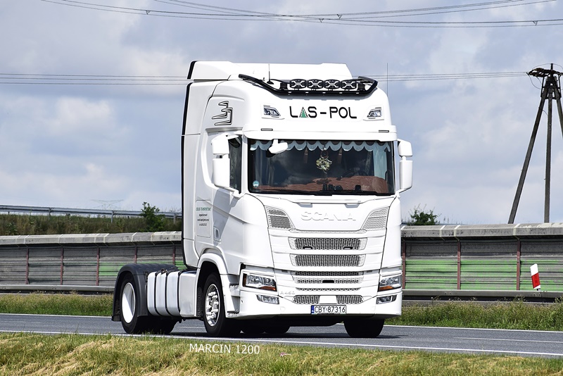 _DSC7519 LAS-POL-crop-SCANIA R NG.JPG
