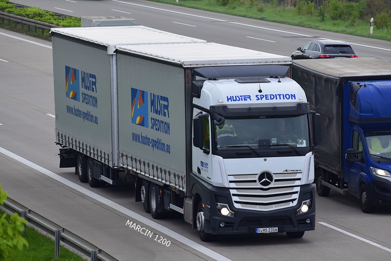 _DSC4049 HUSTER SPEDITION-crop-ActrosL.JPG