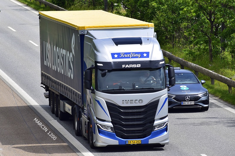 _DSC4778 KROEFTING-crop-IVECO S-WAY.JPG