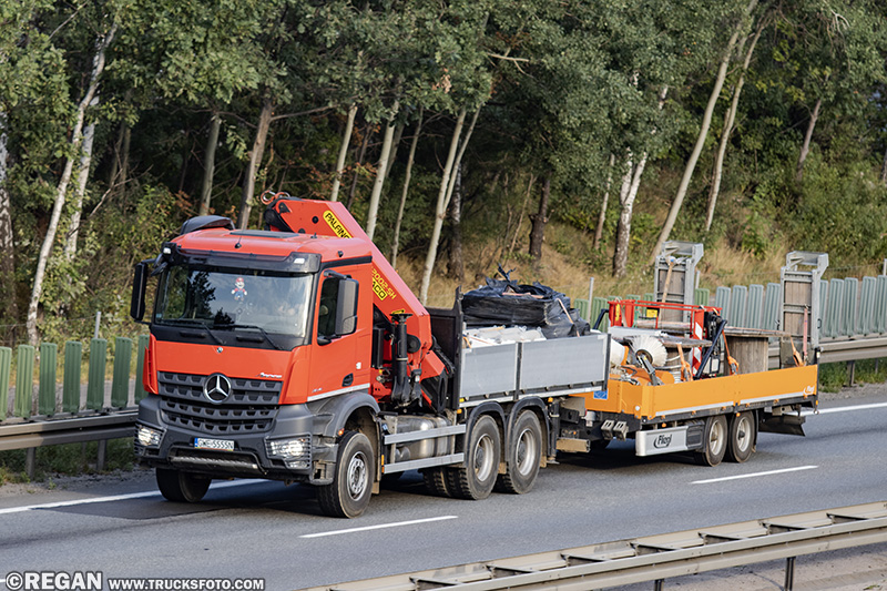 Mercedes-Benz Arocs - Elpol.jpg