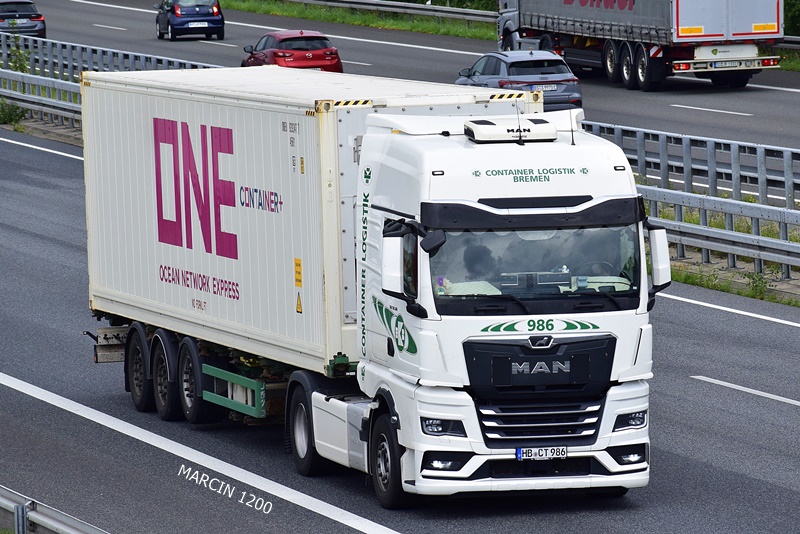 _DSC7898 EKB-crop-MAN TGX II-ONE CONTAINER.JPG