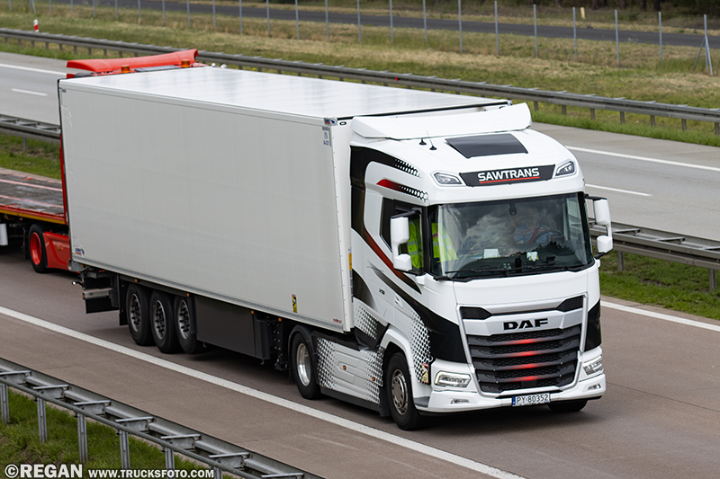 DAF XG Sawtrans.jpg
