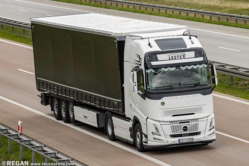 Volvo FH Aero - Lester.jpg