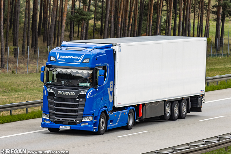 Scania 530S V8 - Gwiazdowski.jpg