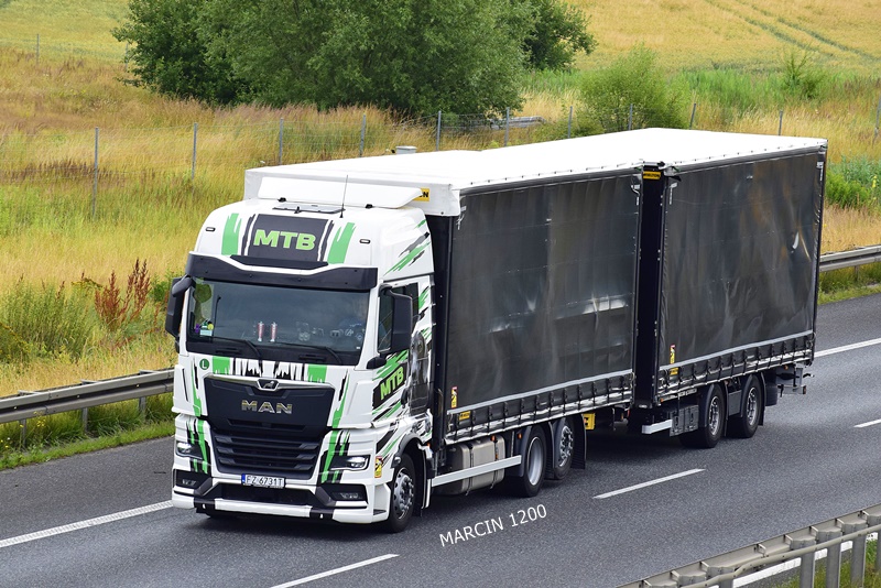 _DSC7112 MTB-crop-MAN TGX II.JPG