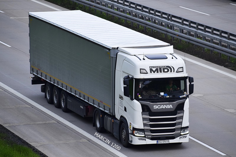 _DSC6122 MTD BUTKIEWICZ-crop-SCANIA S460.JPG
