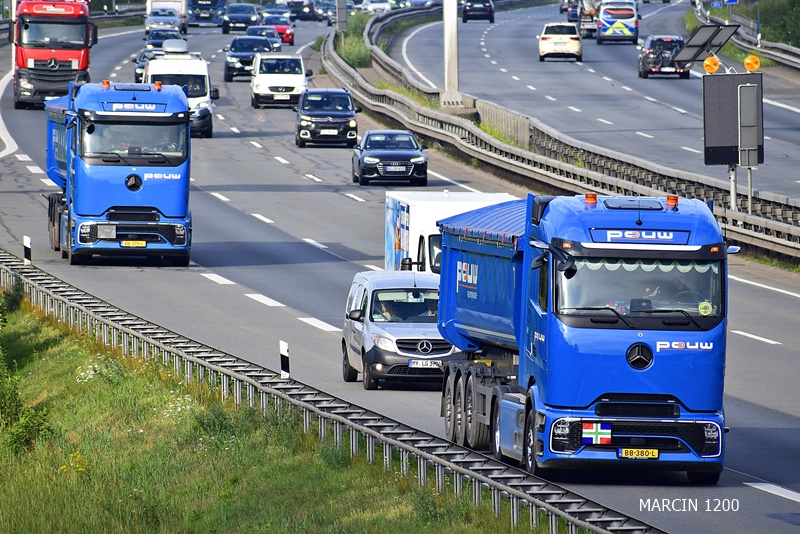 _DSC8417 POUW Pro-crop-ActrosL ProCabin.JPG