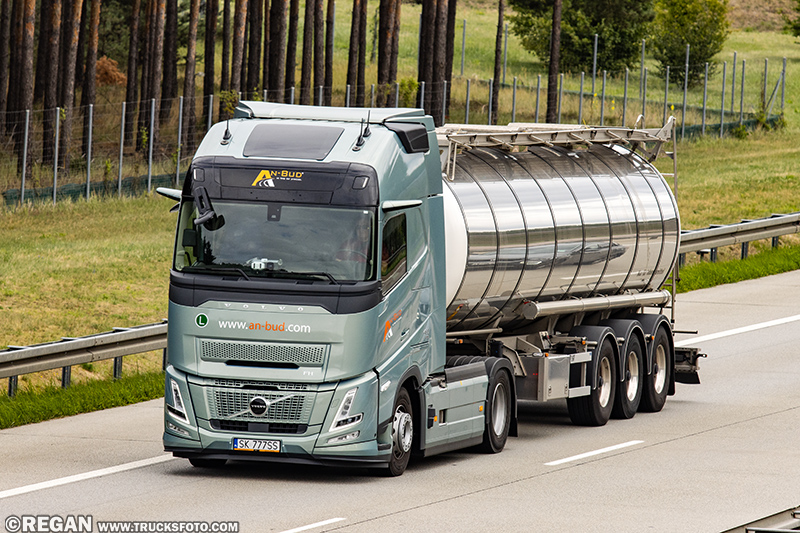 Volvo FH Aero - An-Bud Katowice.jpg