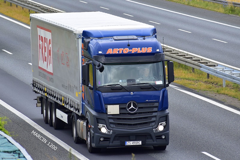 _DSC7111 Arto-Plus-crop-Mercedes-Benz Actros MP5.JPG