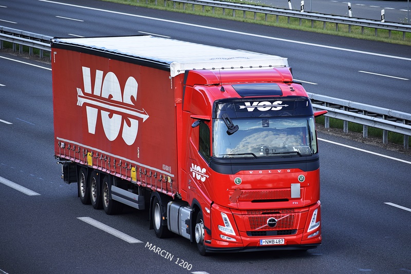 _DSC7980 VOS-crop-VOLVO FH AERO.JPG