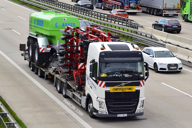 _DSC6968 BACZ-TRANS-crop-VOLVO FH4.JPG