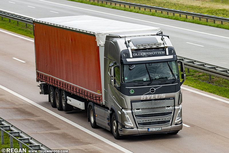 Volvo FH5 - Byluś.jpg