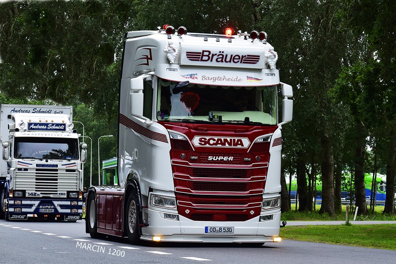_DSC0295 BRAUER-crop-SCANIA S V8.JPG