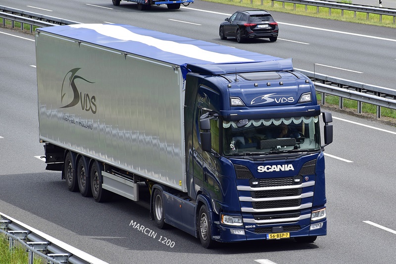 _DSC9257 VDS VAN DER SLUIS-crop-SCANIA S500.JPG