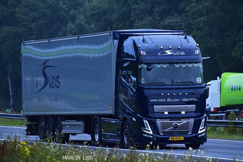 _DSC9609 VAN DER SLUIS-crop-VOLVO FH AERO.JPG