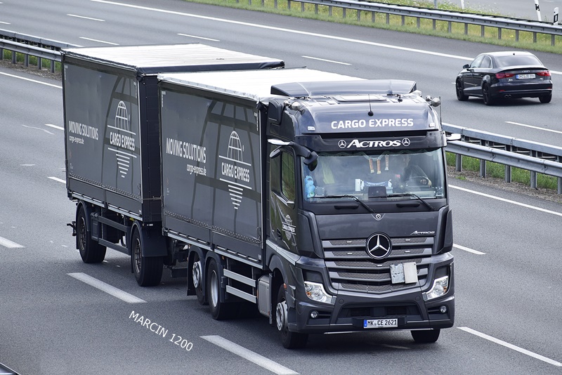 _DSC8842 CARGO EXPRESS-crop-ACTROS MP5.JPG