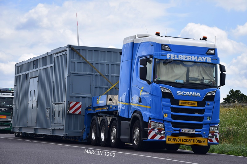 _DSC7768 FELBERMAYR-crop-SCANIA S730 V8.JPG