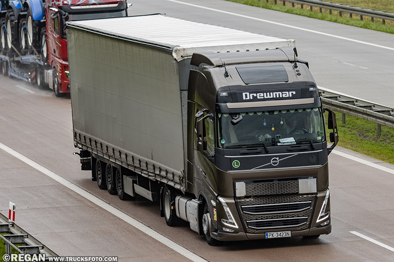Volvo FH - Drewmar.jpg