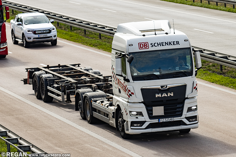 MAN TGX II - Dubicki DB Schenker.jpg
