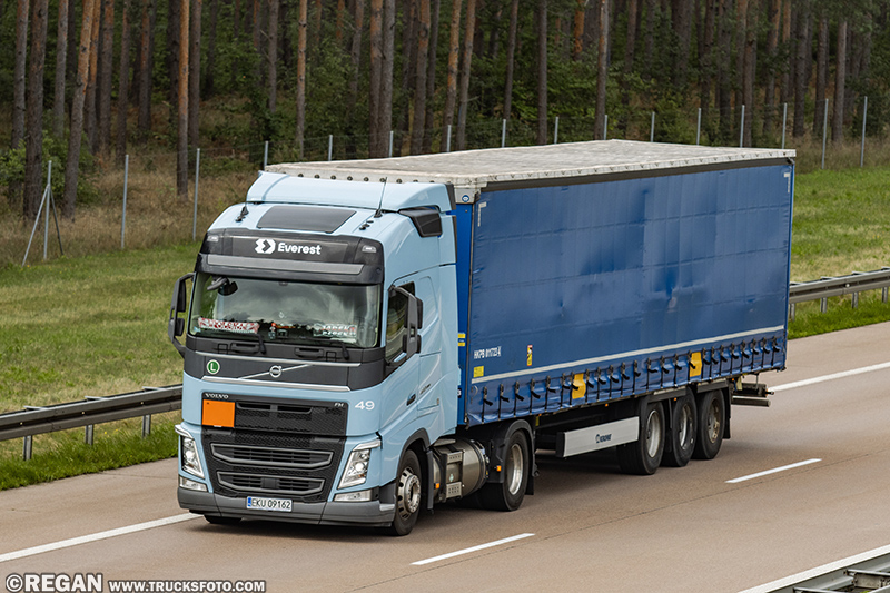 Volvo FH4 LNG - Everest.jpg