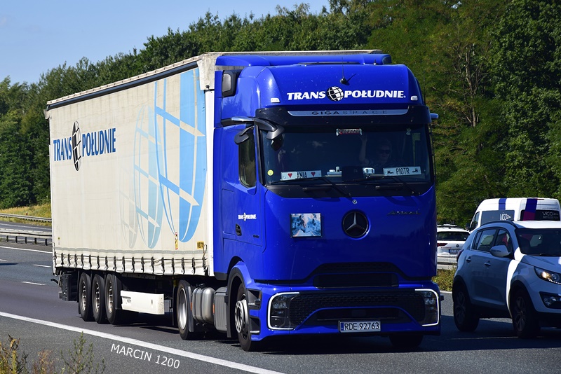 _DSC1881-crop-TRANS POŁUDNIE-ActrosL ProCabin.JPG