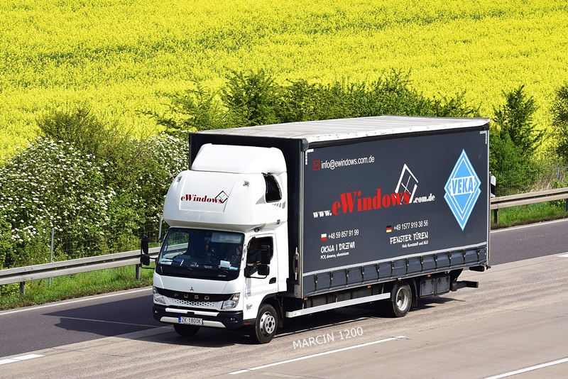 _DSC4853 eWINDOWS-crop-Mitsubishi Fuso Canter.JPG
