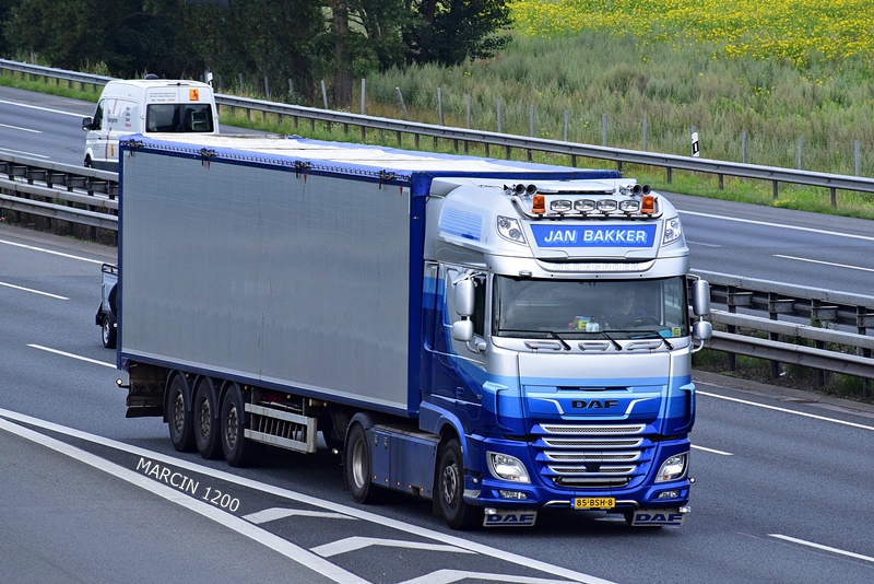 _DSC8500 JAN BAKKER-crop-DAF XF 106 II.JPG