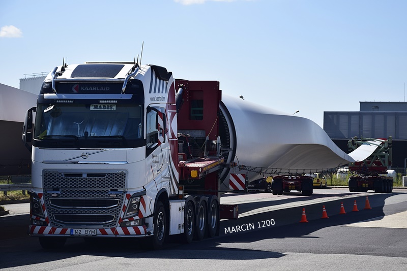 _DSC1874 KAARLAID-crop-VOLVO FH4.JPG