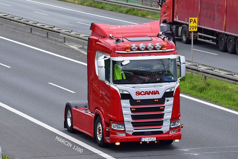 _DSC7696 SAM G.GRÓL-crop-SCANIA S500.JPG