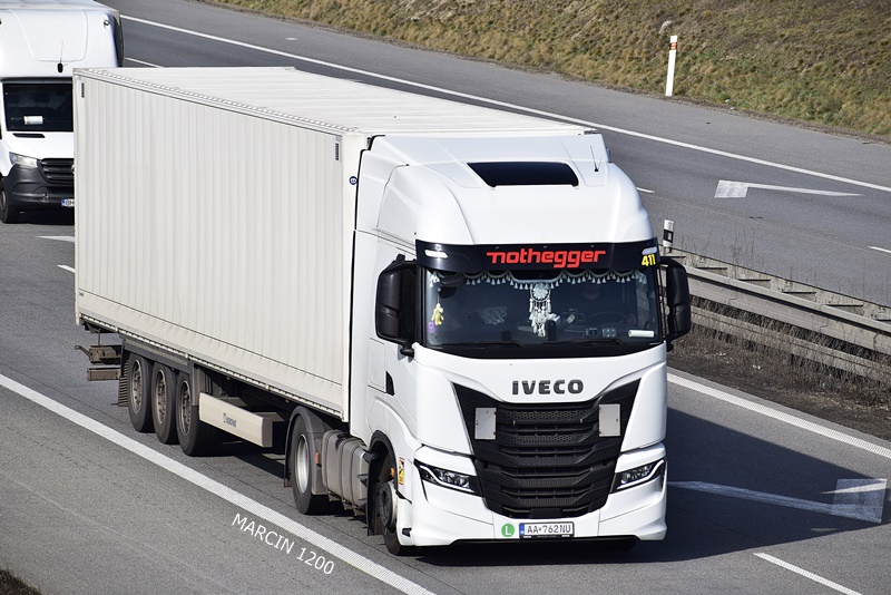 _DSC2288 NOTHEGGER-crop-IVECO S-WAY.JPG