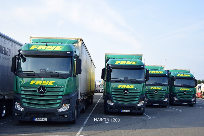 _DSC5428-crop-Mercedes-Benz Actros MP4 - Frye.JPG