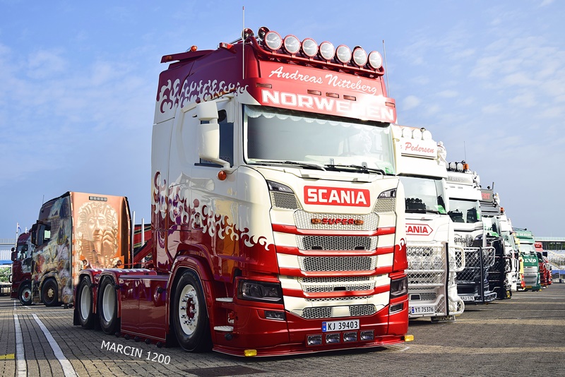 _DSC1255 ANDREAS NITTEBERG-crop-SCANIA S V8.JPG